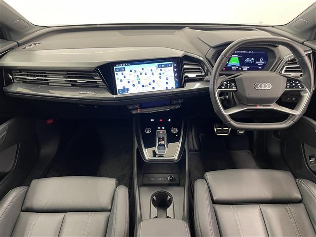 Q4 e-tron40 Sライン