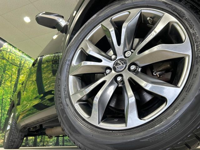 �y����18�C���`�A���~�z�C�[���z�O�ςɃ}�b�`���������A���~�z�C�[���𑕒����Ă���܂��B�e��ЊO�A���~�z�C�[����A�X�^�b�h���X�^�C�����戵�����Ă���܂��B���񂲑��k����������