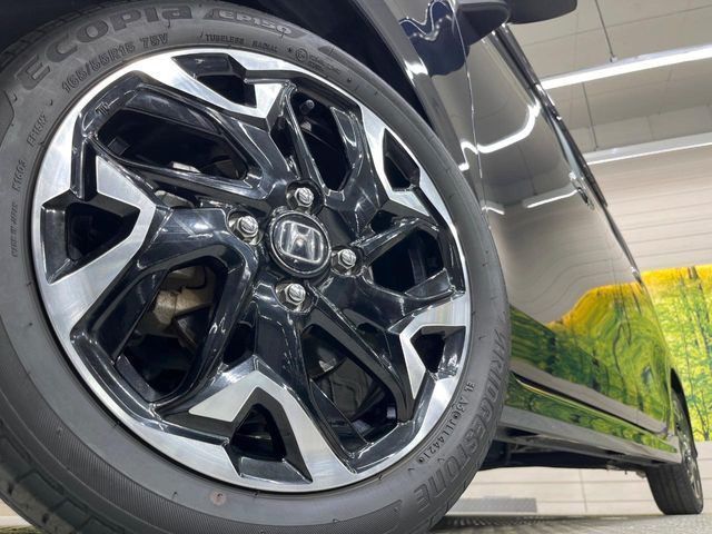 �y�����A���~�z�C�[���z�O�ςɃ}�b�`���������A���~�z�C�[���𑕒����Ă���܂��B�e��ЊO�A���~�z�C�[����A�X�^�b�h���X�^�C�����戵�����Ă���܂��B���񂲑��k����������