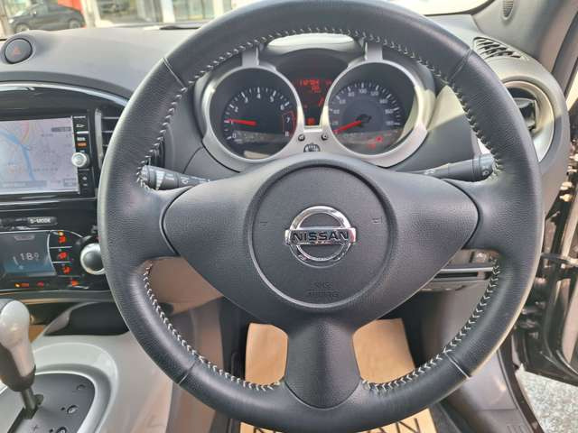 ジューク1.6 16GT FOUR パーソナライゼーション 4WD