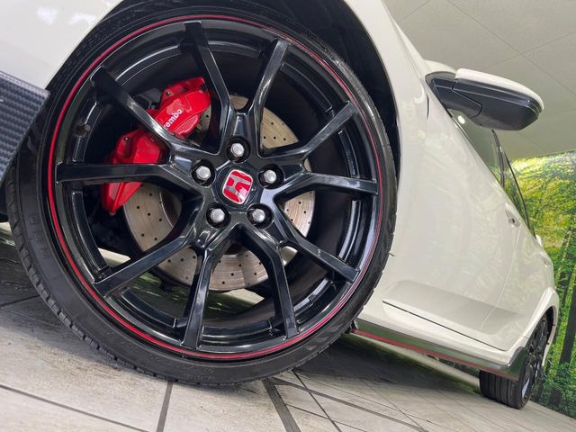 �y����20�C���`�A���~�z�C�[���z�O�ςɃ}�b�`���������A���~�z�C�[���𑕒����Ă���܂��B�e��ЊO�A���~�z�C�[����A�X�^�b�h���X�^�C�����戵�����Ă���܂��B���񂲑��k����������