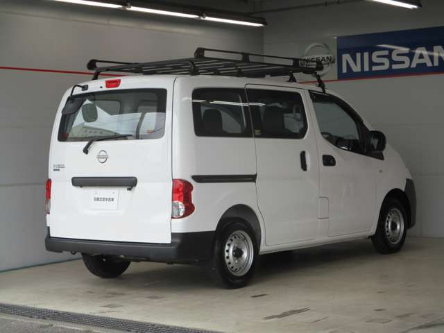 NV200バネットバン1.6 DX