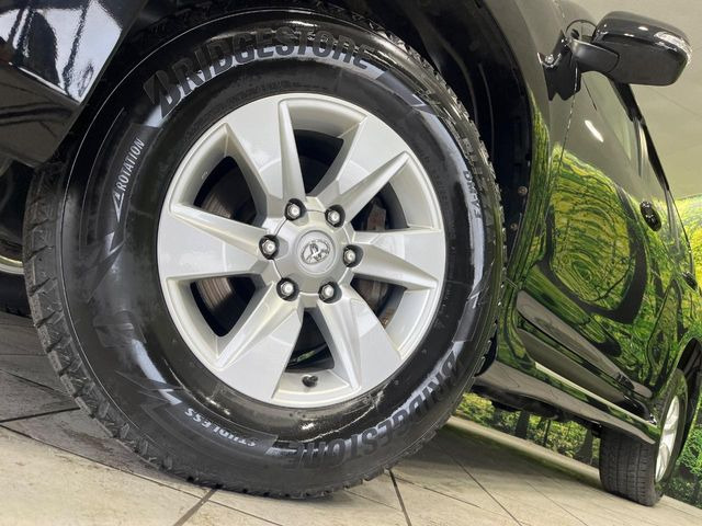 �y����17�C���`�A���~�z�C�[���z�O�ςɃ}�b�`���������A���~�z�C�[���𑕒����Ă���܂��B�e��ЊO�A���~�z�C�[����A�X�^�b�h���X�^�C�����戵�����Ă���܂��B���񂲑��k����������