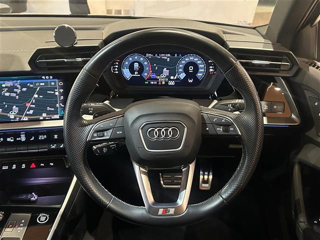 A3セダン40 TFSI クワトロ Sライン 4WD