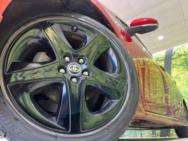 �y����17�C���`�A���~�z�C�[���z�O�ςɃ}�b�`���������A���~�z�C�[���𑕒����Ă���܂��B�e��ЊO�A���~�z�C�[����A�X�^�b�h���X�^�C�����戵�����Ă���܂��B���񂲑��k����������