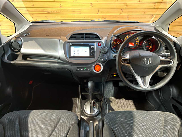 フィット1.3 13G スマートセレクション 4WD