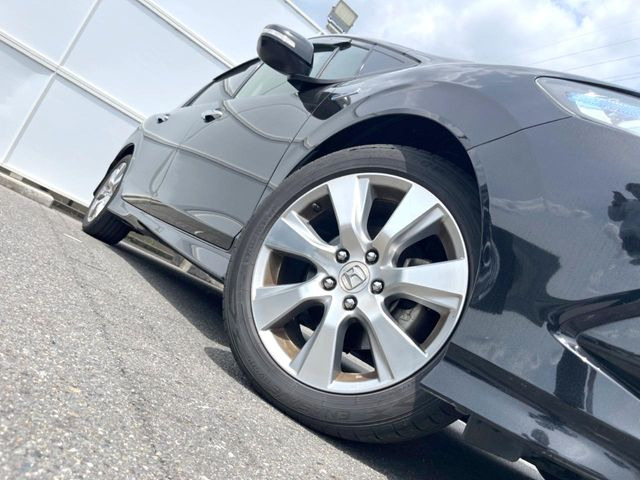 �y����17�C���`�A���~�z�C�[���z�O�ςɃ}�b�`���������A���~�z�C�[���𑕒����Ă���܂��B�e��ЊO�A���~�z�C�[����A�X�^�b�h���X�^�C�����戵�����Ă���܂��B���񂲑��k����������