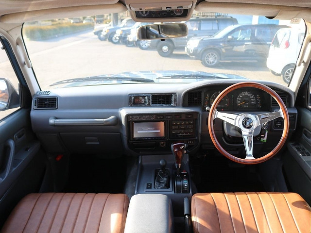 ランドクルーザー804.2 VX ディーゼル 4WD