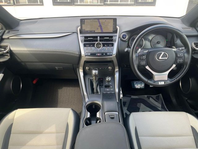 NX300h Fスポーツ