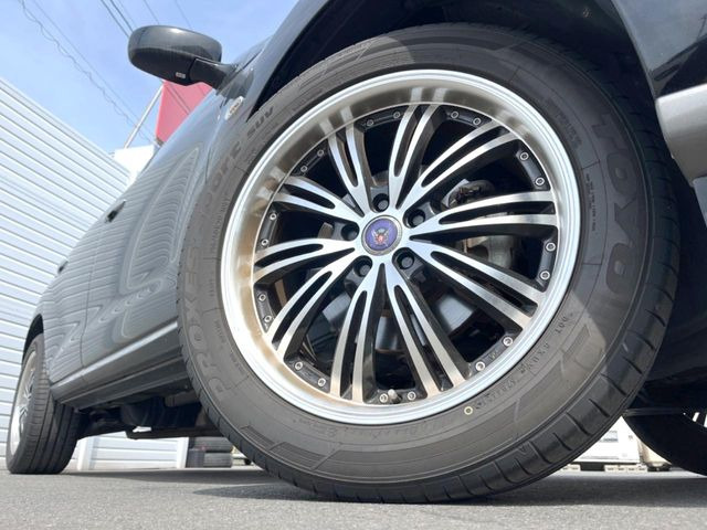 �y20�C���`�A���~�z�C�[���z�O�ςɃ}�b�`�����A���~�z�C�[���𑕒����Ă���܂��B�e��A���~�z�C�[����A�X�^�b�h���X�^�C�����戵�����Ă���܂��B���񂲑��k����������