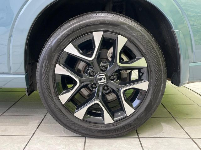 �y����18�C���`�A���~�z�C�[���z�O�ςɃ}�b�`���������A���~�z�C�[���𑕒����Ă���܂��B�e��ЊO�A���~�z�C�[����A�X�^�b�h���X�^�C�����戵�����Ă���܂��B���񂲑��k����������