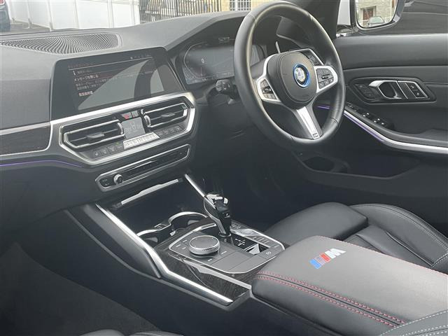 3シリーズセダン320i Mスポーツ