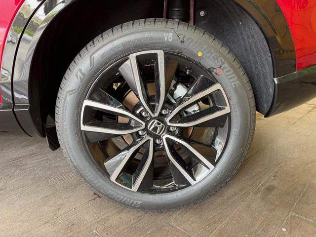 �y����18�C���`�A���~�z�C�[���z�O�ςɃ}�b�`���������A���~�z�C�[���𑕒����Ă���܂��B�e��ЊO�A���~�z�C�[����A�X�^�b�h���X�^�C�����戵�����Ă���܂��B���񂲑��k����������