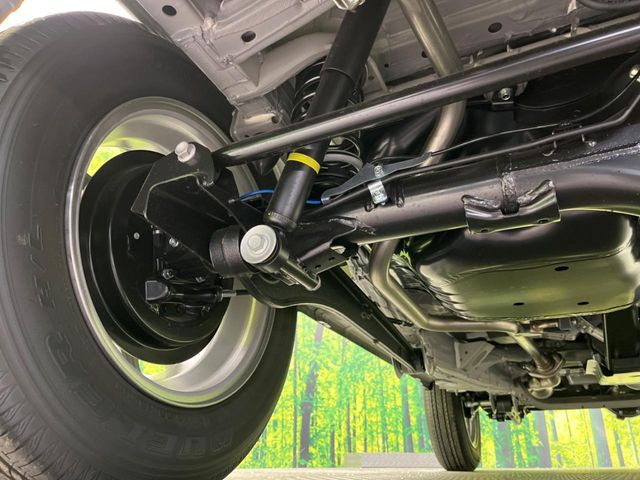 お車を安心してお乗りいただく為には、足回りの定期点検が欠かせません。サービスサポート(有償保証)では無料点検もご提供しており、安心のカーライフをお過ごしいただけるサポート体制が整っています。
