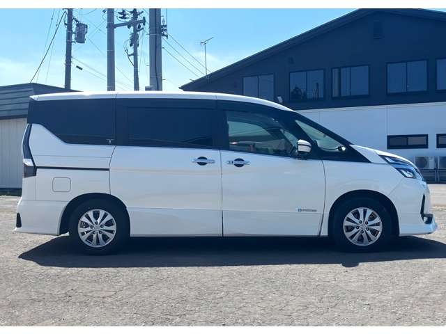 セレナ1.2 e-POWER ハイウェイスターV