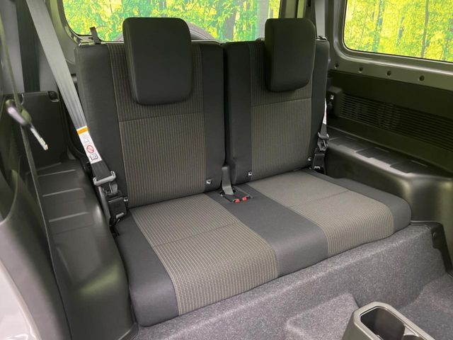 高品質なオリジナルフロアマットもオプションにてご用意しております。お好きなデザインやカラーをお車に合わせて選んでいただくことができます♪