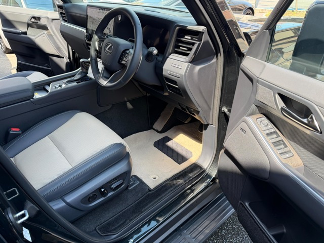 LEXUS���S����C���~�l�[�V�����X�J�b�t�v���[�g