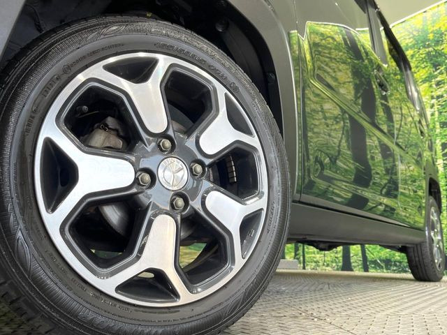 �y�O���[�h��p����15�C���`�A���~�z�C�[���z�f�U�C�����̍��������A���~�z�C�[���𑕒����Ă���܂��B�e��ЊO�A���~�z�C�[����A�X�^�b�h���X�^�C�����戵�����Ă���܂��B���񂲑��k����������