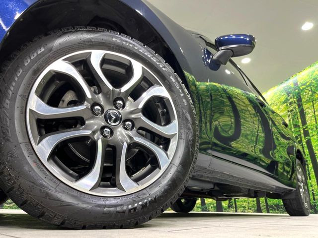 �y����15�C���`�A���~�z�C�[���z�O�ςɃ}�b�`���������A���~�z�C�[���𑕒����Ă���܂��B�e��ЊO�A���~�z�C�[����A�X�^�b�h���X�^�C�����戵�����Ă���܂��B���񂲑��k����������
