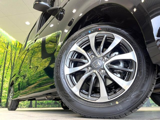 �y����14�C���`�A���~�z�C�[���z�O�ςɃ}�b�`���������A���~�z�C�[���𑕒����Ă���܂��B�e��ЊO�A���~�z�C�[����A�X�^�b�h���X�^�C�����戵�����Ă���܂��B���񂲑��k����������