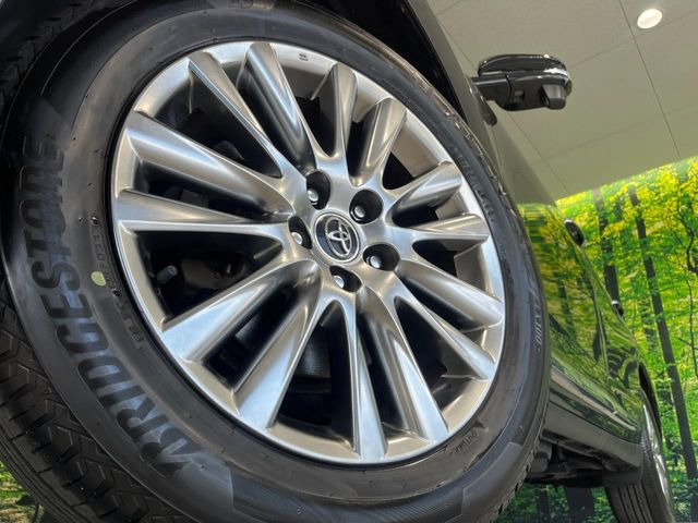 �y����18�C���`�A���~�z�C�[���z�O�ςɃ}�b�`���������A���~�z�C�[���𑕒����Ă���܂��B�e��ЊO�A���~�z�C�[����A�X�^�b�h���X�^�C�����戵�����Ă���܂��B���񂲑��k����������