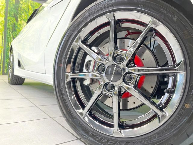 �y�O���[�h��p����16�C���`�A���~�z�C�[���z�f�U�C�����̍��������A���~�z�C�[���𑕒����Ă���܂��B�e��ЊO�A���~�z�C�[����A�X�^�b�h���X�^�C�����戵�����Ă���܂��B���񂲑��k����������