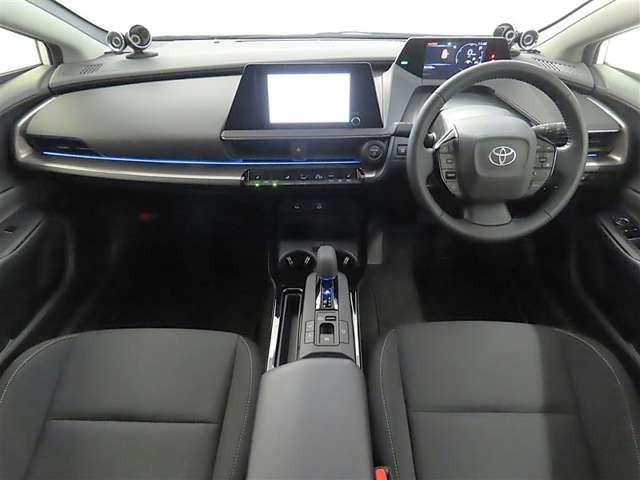 プリウス2.0 G E-Four 4WD