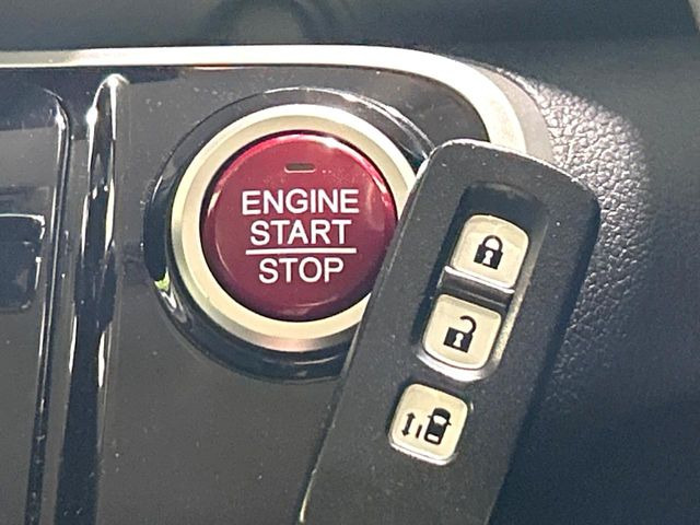 �yHonda�X�}�[�g�L�[�z�J�o����|�P�b�g�ɓ��ꂽ�܂܂ł��h�A�̎{���E�������\�ȃX�}�[�g�L�[�𑕔��B�G���W���̃I���E�I�t�����J�M�����o���K�v����������Ƃ��Ă��֗��ł���