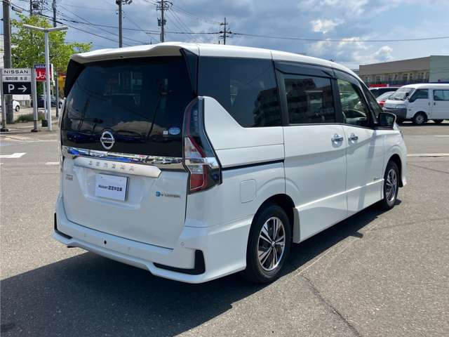 セレナ1.2 e-POWER ハイウェイスターV