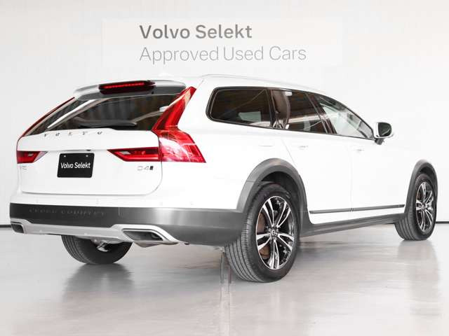 V90クロスカントリーD4 AWD サマム ディーゼル 4WD