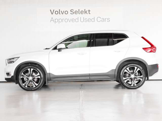 XC40B4 AWD インスクリプション 4WD