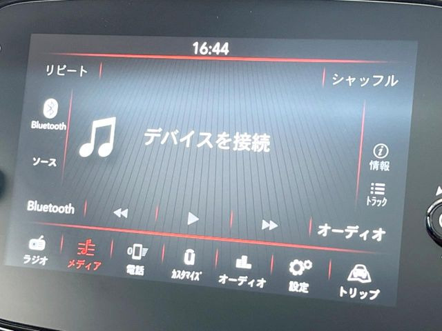 ��Apple Car Play:�X�}�z�Ƃ̗L���ڑ��ŁA�i�r�E�I�[�f�B�I�Đ��ȂǃX�}�z�̃A�v���@�\����ʂł��g����֗��@�\�ł�!