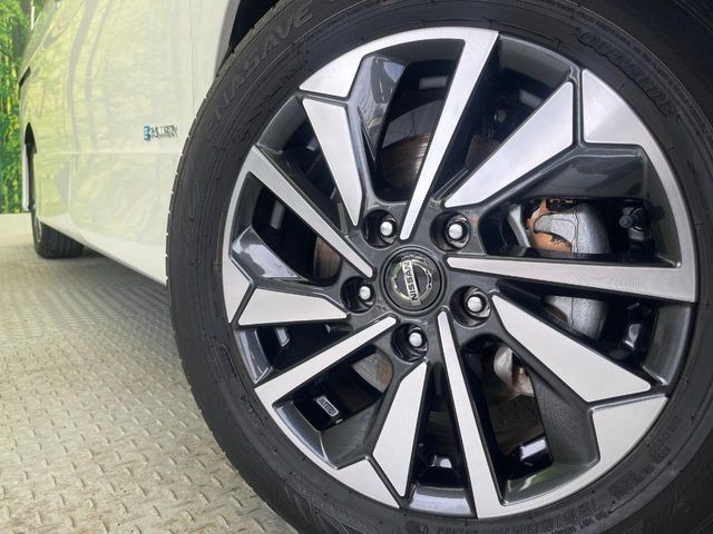 �y����16�C���`�A���~�z�C�[���z�O�ςɃ}�b�`���������A���~�z�C�[���𑕒����Ă���܂��B�e��ЊO�A���~�z�C�[����A�X�^�b�h���X�^�C�����戵�����Ă���܂��B���񂲑��k����������
