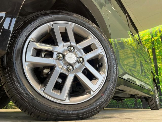 �y����15�C���`�A���~�z�C�[���z�O�ςɃ}�b�`���������A���~�z�C�[���𑕒����Ă���܂��B�e��ЊO�A���~�z�C�[����A�X�^�b�h���X�^�C�����戵�����Ă���܂��B���񂲑��k����������