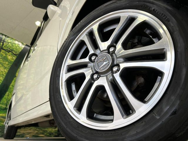 �y����14�C���`�A���~�z�C�[���z�O�ςɃ}�b�`���������A���~�z�C�[���𑕒����Ă���܂��B�e��ЊO�A���~�z�C�[����A�X�^�b�h���X�^�C�����戵�����Ă���܂��B���񂲑��k����������