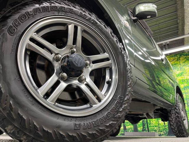 �y����16�C���`�A���~�z�C�[���z�O�ςɃ}�b�`���������A���~�z�C�[���𑕒����Ă���܂��B�e��ЊO�A���~�z�C�[����A�X�^�b�h���X�^�C�����戵�����Ă���܂��B���񂲑��k����������