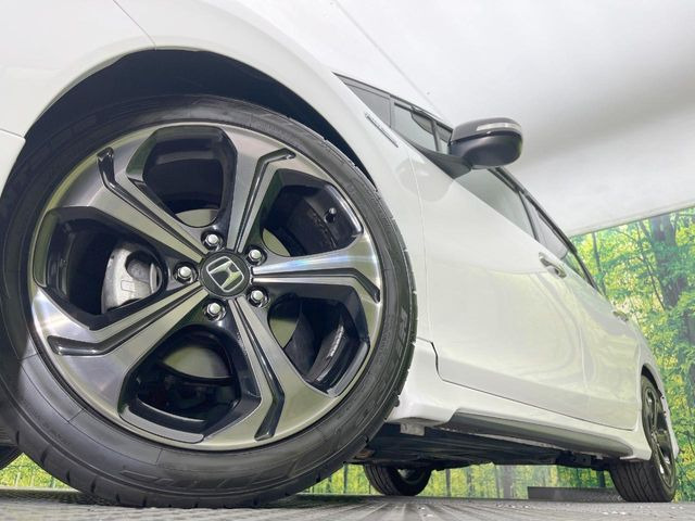 �y�����A���~�z�C�[���z�O�ςɃ}�b�`���������A���~�z�C�[���𑕒����Ă���܂��B�e��ЊO�A���~�z�C�[����A�X�^�b�h���X�^�C�����戵�����Ă���܂��B���񂲑��k����������