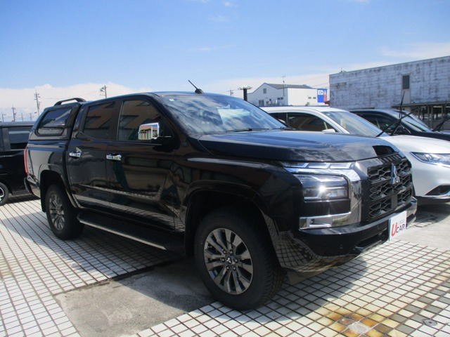 トライトン2.4 GLS ディーゼル 4WD