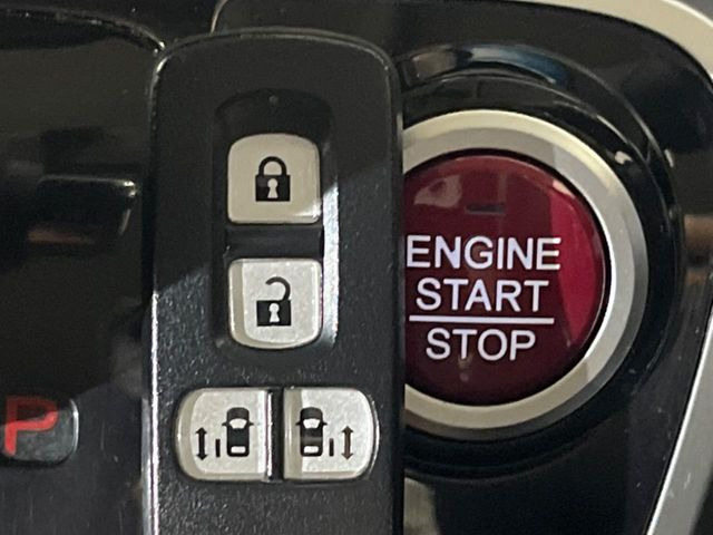 �yHonda�X�}�[�g�L�[�z�J�o����|�P�b�g�ɓ��ꂽ�܂܂ł��h�A�̎{���E�������\�ȃX�}�[�g�L�[�𑕔��B�G���W���̃I���E�I�t�����J�M�����o���K�v����������Ƃ��Ă��֗��ł���