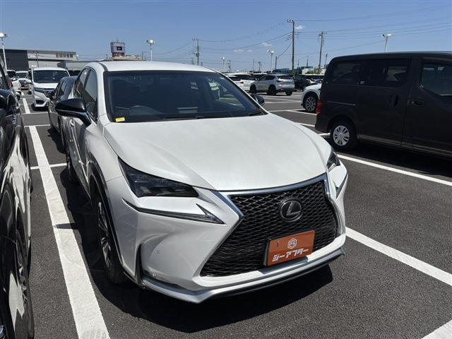 NX200t Fスポーツ