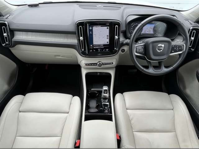 XC40リチャージ プラグイン ハイブリッド T5 インスクリプション