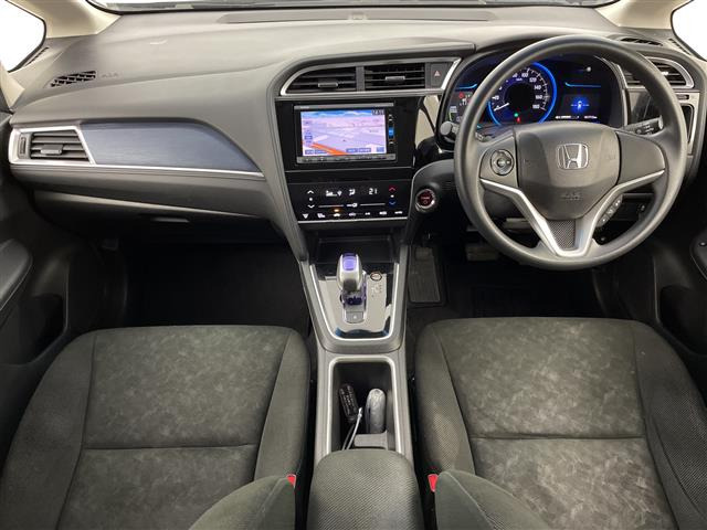 シャトル1.5 ハイブリッド 4WD