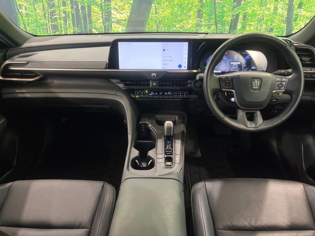 クラウンクロスオーバー2.5 G アドバンスト レザー パッケージ E-Four 4WD