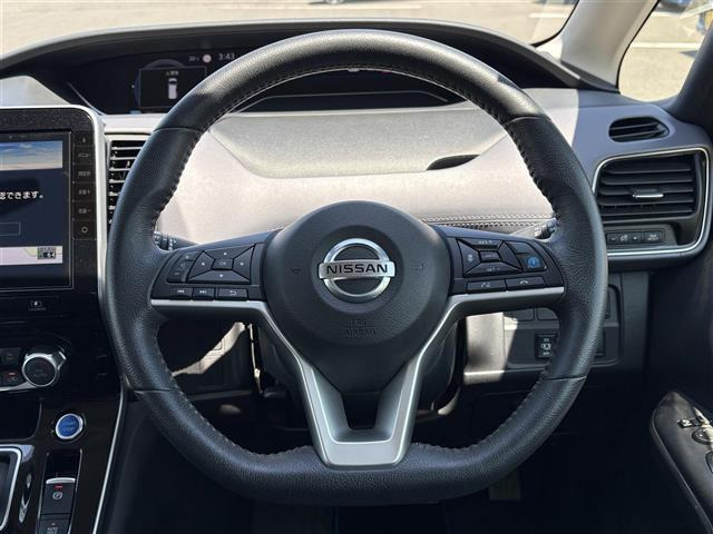セレナ1.2 e-POWER ハイウェイスターV