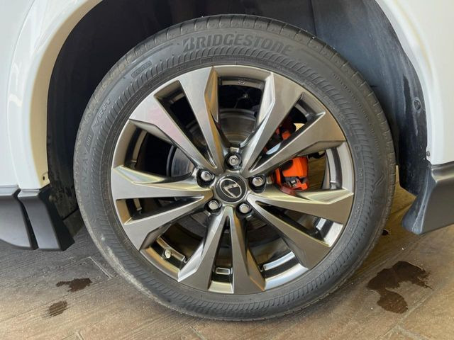 �y����18�C���`�A���~�z�C�[���z�O�ςɃ}�b�`���������A���~�z�C�[���𑕒����Ă���܂��B�e��ЊO�A���~�z�C�[����A�X�^�b�h���X�^�C�����戵�����Ă���܂��B���񂲑��k����������