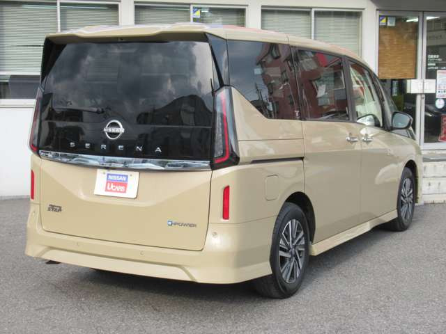 セレナ1.4 e-POWER ハイウェイスターV