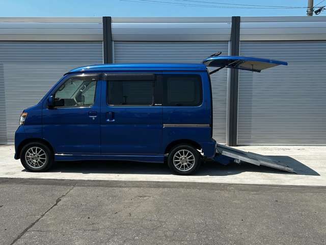 アトレーワゴンフレンドシップ スローパー リヤシートレス仕様 折り畳み補助シート付 4WD