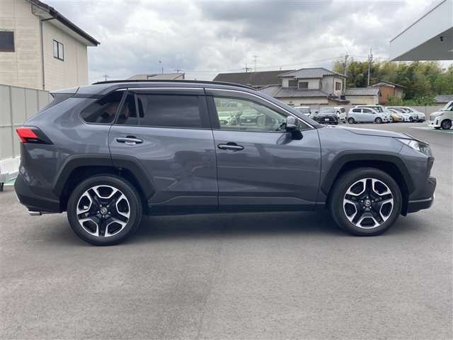 RAV42.0 アドベンチャー 4WD