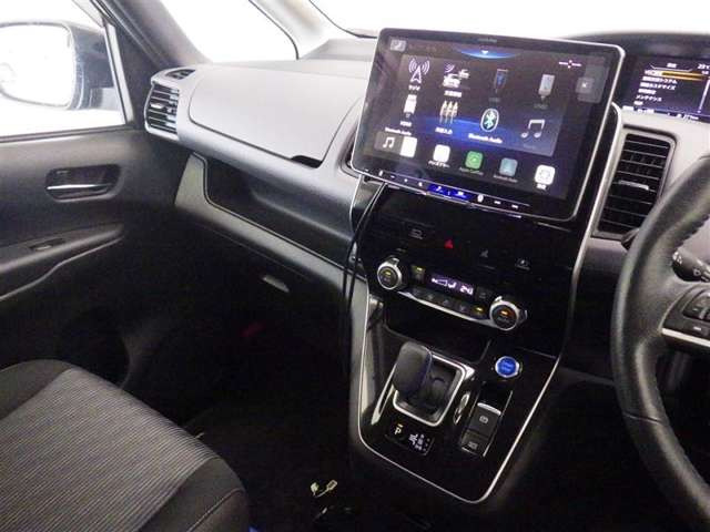 セレナ1.2 e-POWER ハイウェイスターV