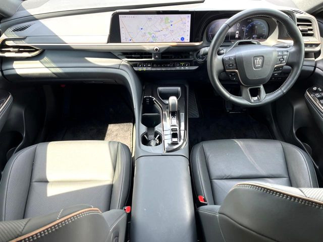 クラウンスポーツ2.5 Z E-Four 4WD